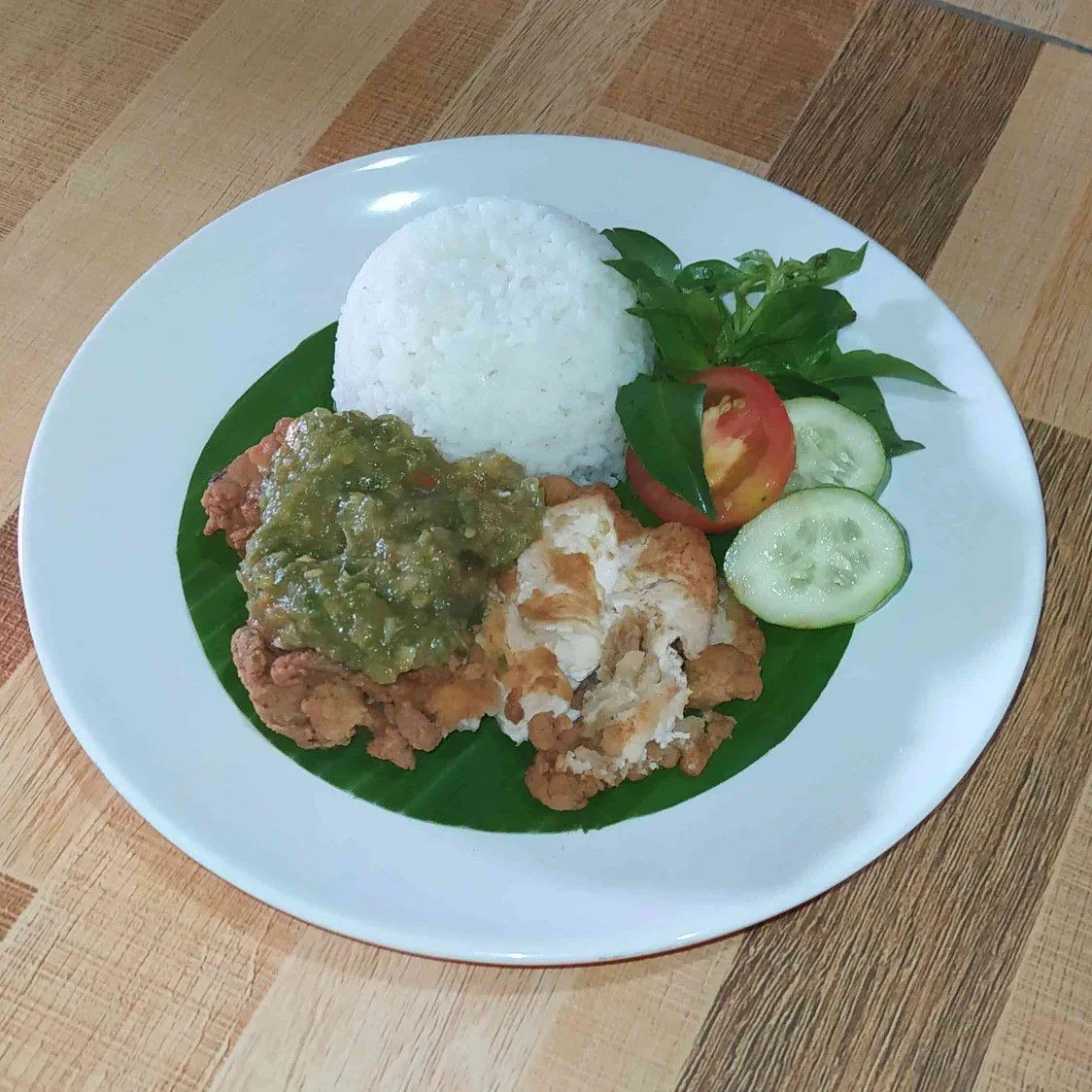 Ayam Geprek Sambal Ijo