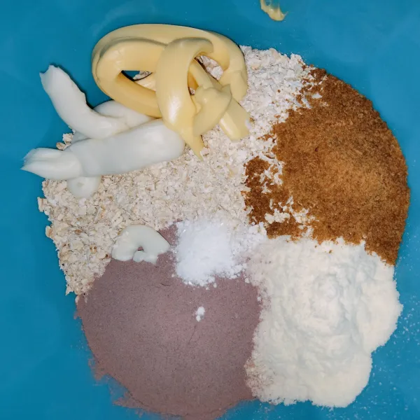 Jadikan satu semua bahan agar tidak ada yang kelupaan