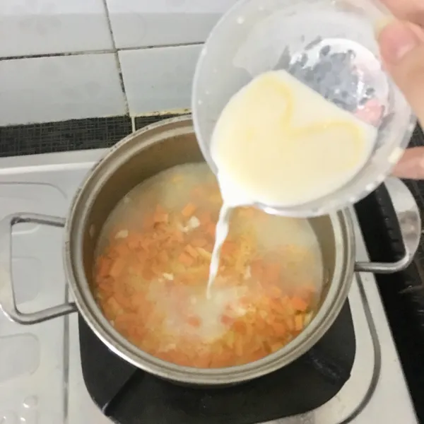 Masukan larutan fiber creme.