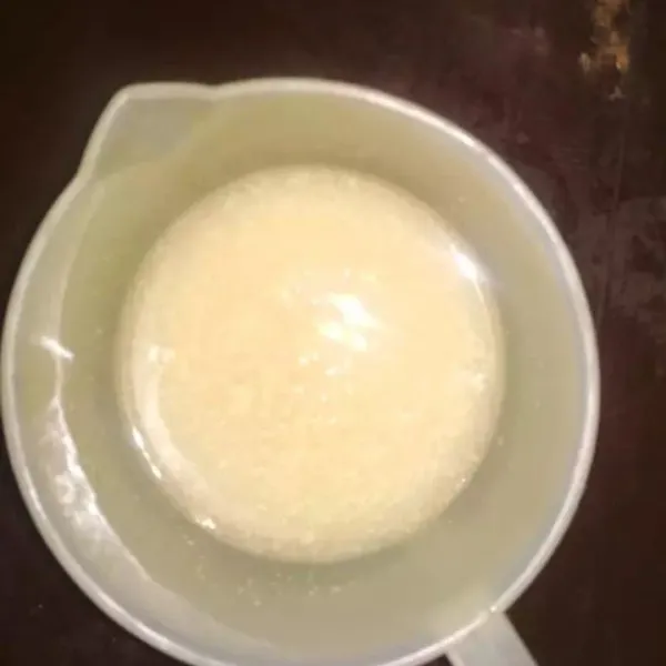 Buat biang ragi sekitar 20 menit, sisihkan