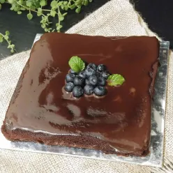 Cake Coklat Kukus Saus Coklat