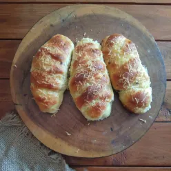 Roti Manis Isi Pisang Coklat