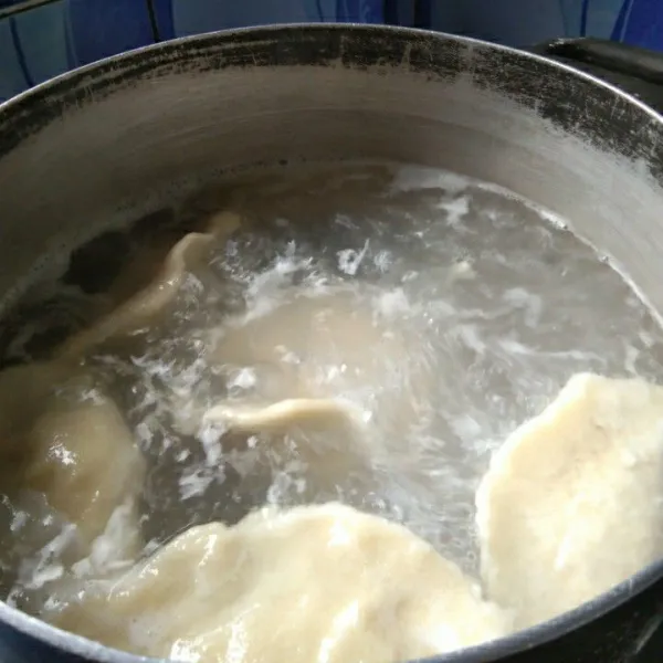 Rebus hingga matang dan mengambang, tiriskan