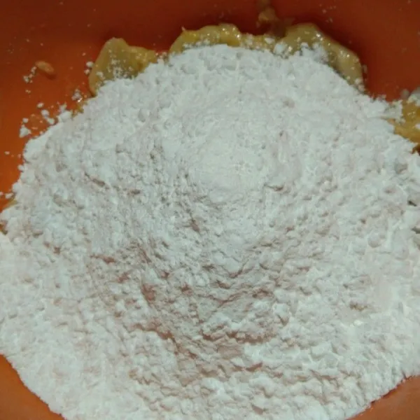 Tambahkan tepung tapioka