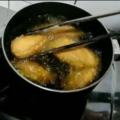 Masak hingga berwarna kecoklatan.angkat.