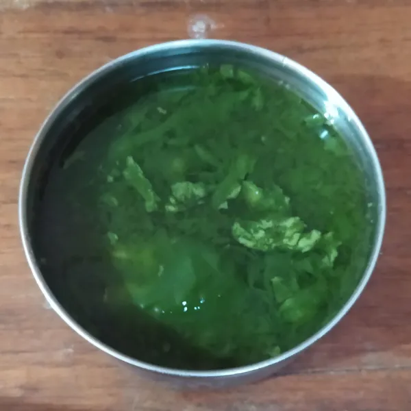 Siapkan cincau hijau jelly.