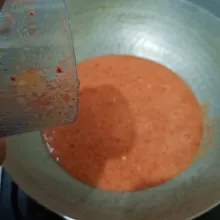 Setelah halus tumis sampai agak kering.