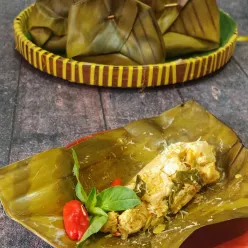 Botok Tahu Tempe Lamtoro