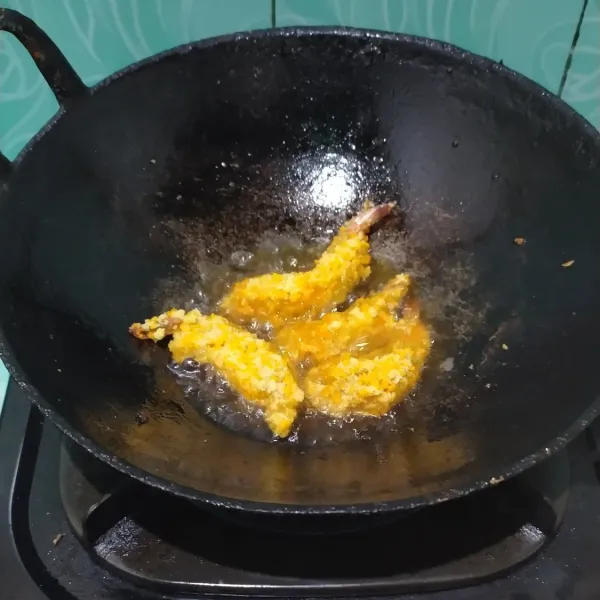 Goreng, sajikan dengan aneka sambal