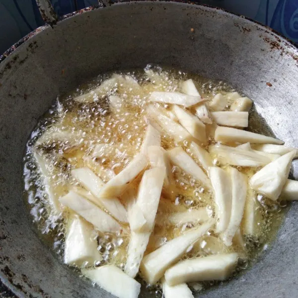 Goreng sukun hingga kecoklatan, tiriskan