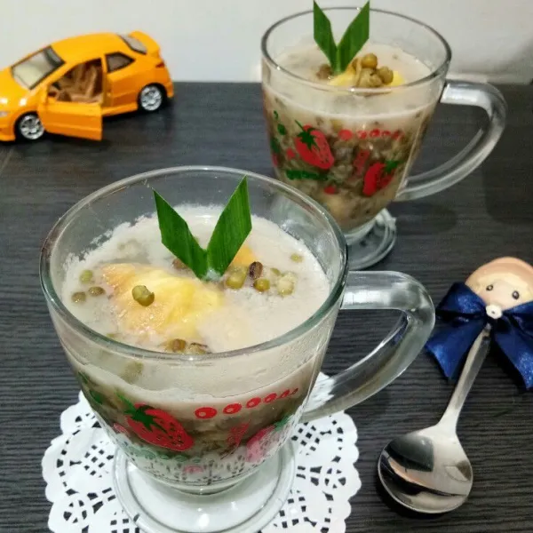 Tuang dalam gelas dan siap disajikan.