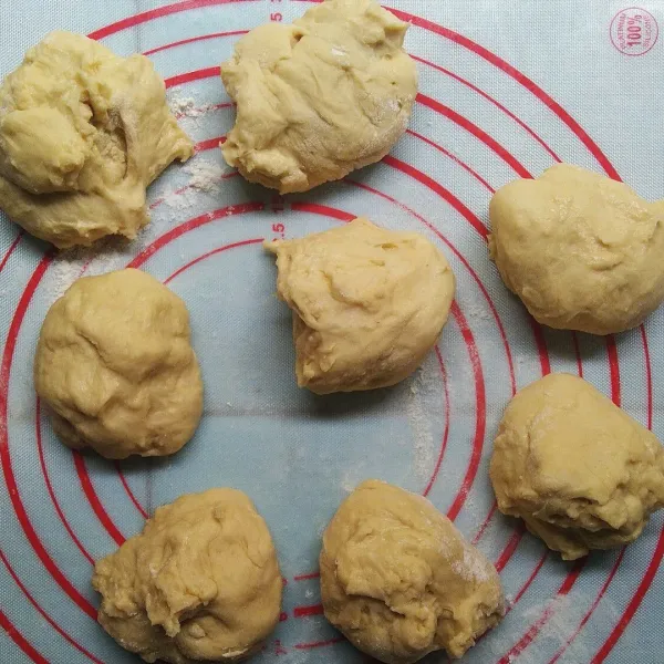 Bagi menjadi 8 bagian.