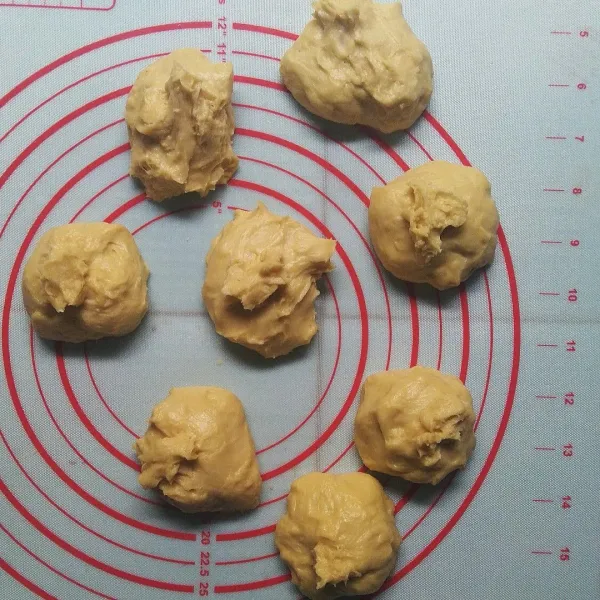 Bagi menjadi 8 bagian