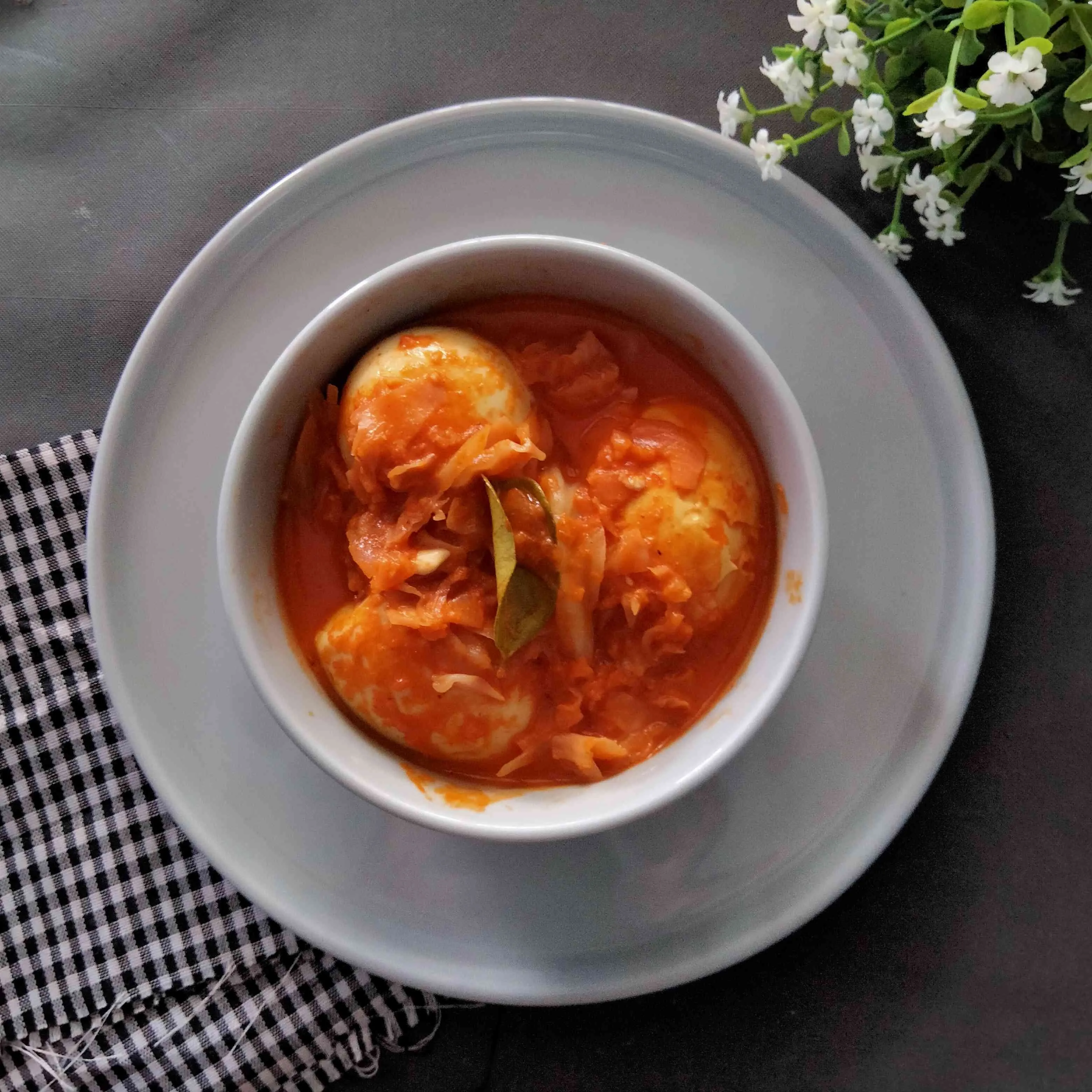 Gulai Telur dengan Kol