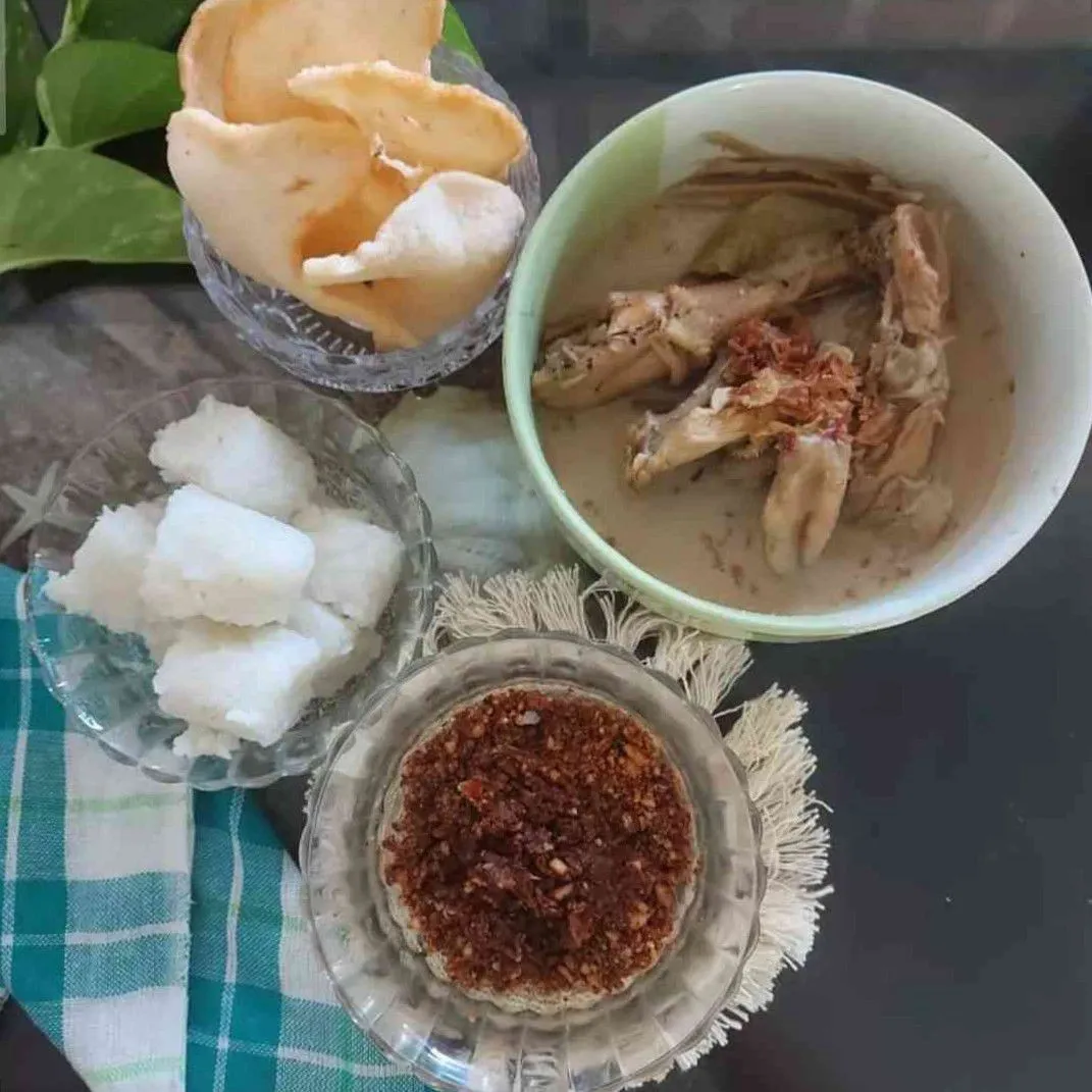 Opor Ayam Kampung Kuah Putih