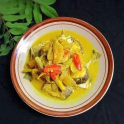 Ikan Manyung Bumbu Kuning