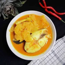 Lempah Kuning Ikan Tenggiri