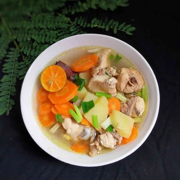 Sop Ayam Kentang Wortel