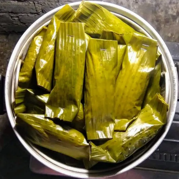 Kukus sampai matang.