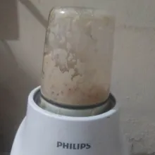 Blender bawang merah, bawang putih dan kemiri hingga halus.