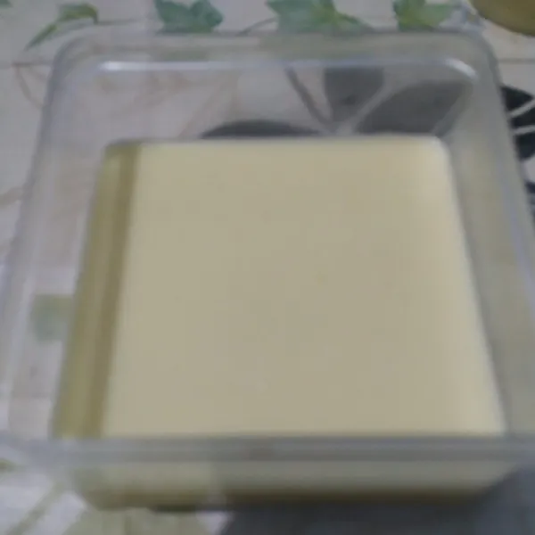 Setelah mendidih.Matikan kompor.Masukkan kedalam box sebanyak 150ml.Setelah hangat masukkan kedalam kulkas sampai set.