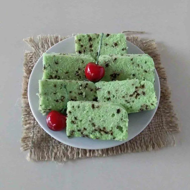 Bolu Pandan Bintik Kukus