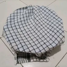 Tutup adonan yang telah kalis menggunakan serbet, lalu diamkan selama ± 1 jam.