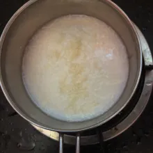 tambahkan keju sesuai selera masak dengan api kecil hingga setengah mendidih.