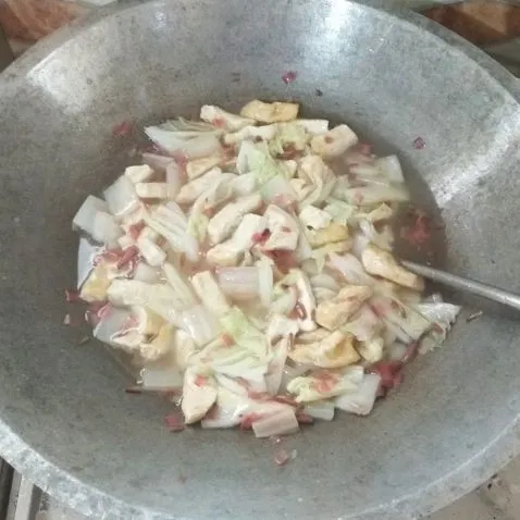 Masak hingga mendidih, koreksi lagi rasanya.