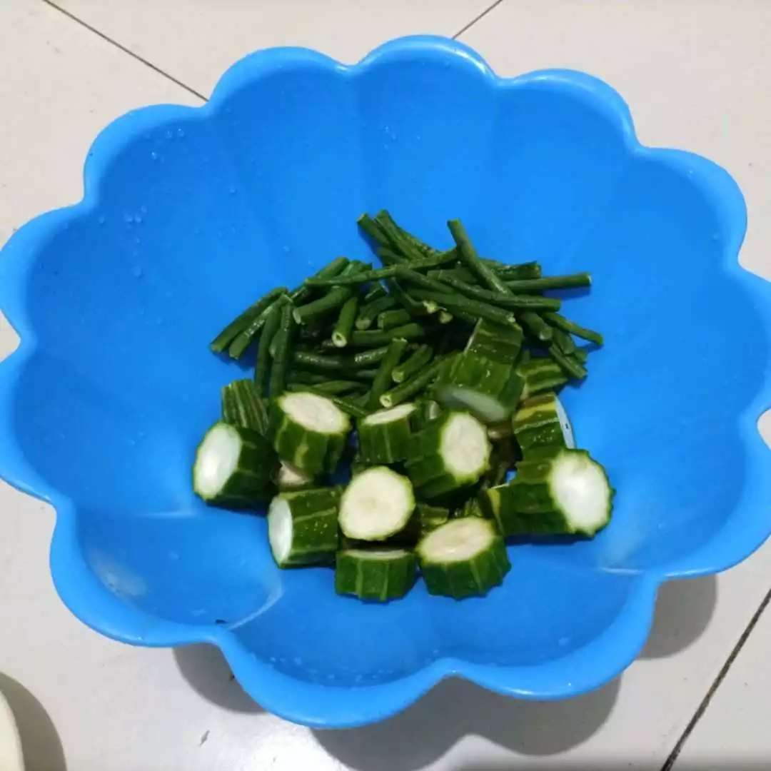 Step 1 Tumis Kacang Gambas Kuah