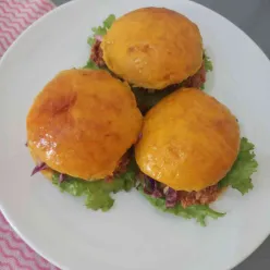 Burger Labu Kuning Isi Dori