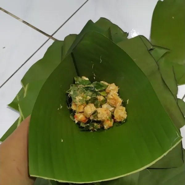 Bungkus daun pisang