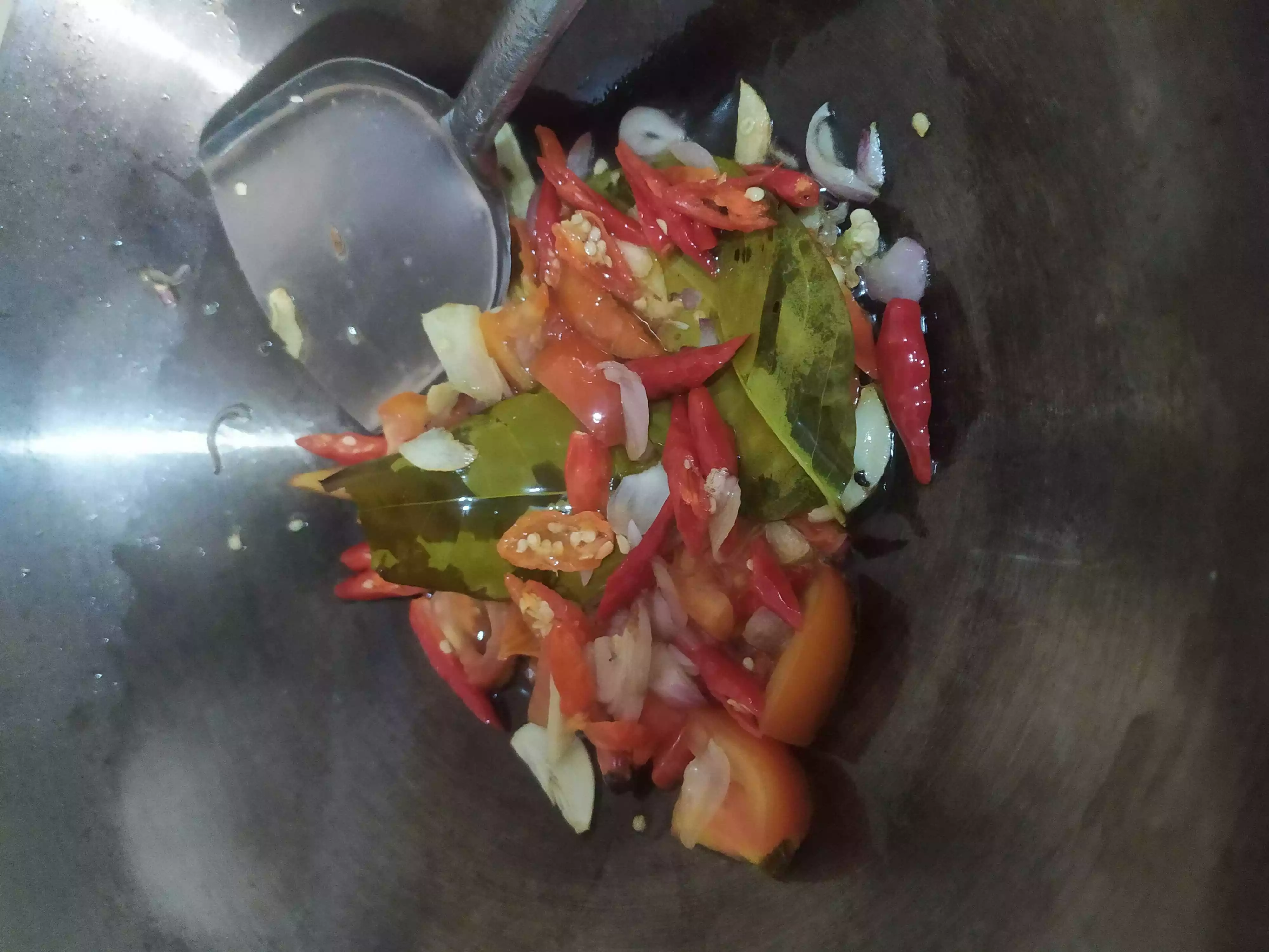 Step 2 Tumis Tulang Jambal Kemangi