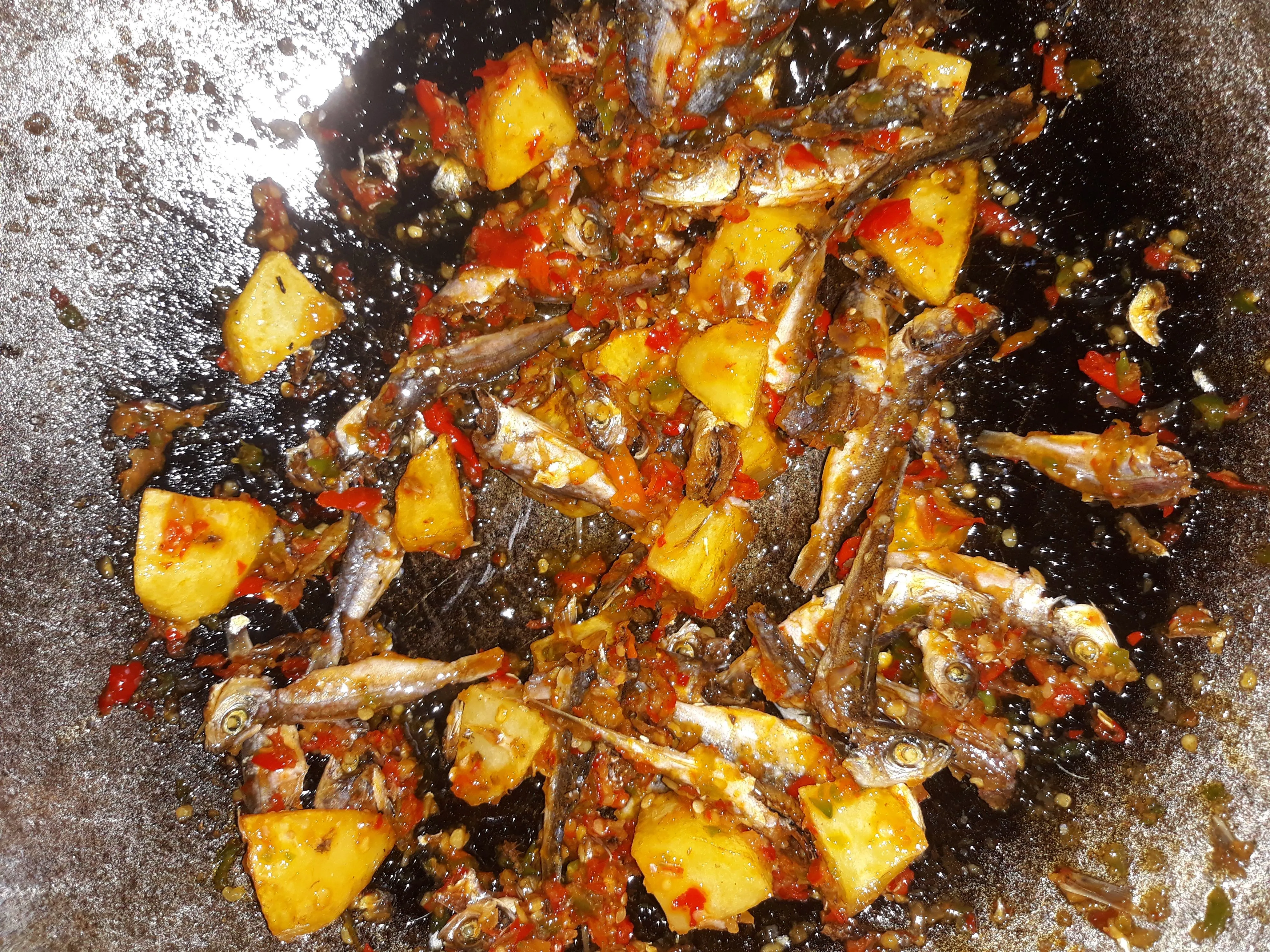 Step 6 Ikan Tamban Balado Kentang