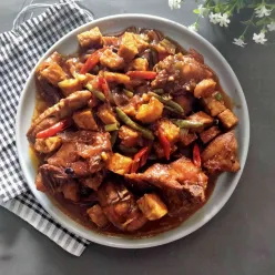 Ayam dan Tempe Kecap Lada Hitam