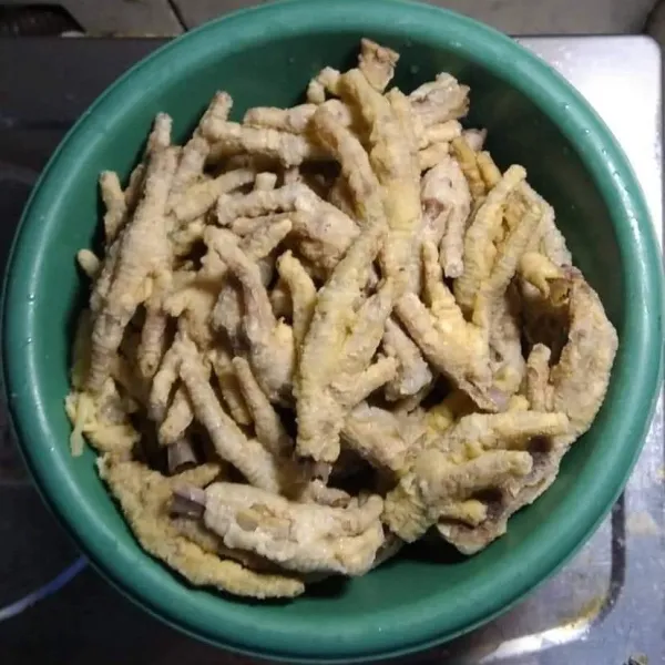 Angkat, tiriskan dan sisihkan