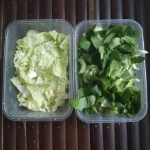 Potong sayuran sesuai selera.