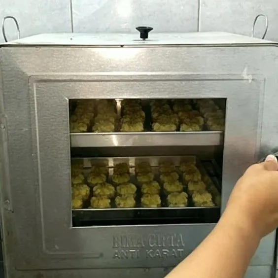 Panggang dalam oven hingga matang. Sajikan.