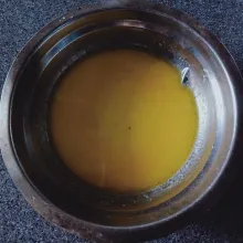 Cairkan butter dengan api kecil hingga mencair . Aduk rata. Masukkan susu, garam, gula, dan fermipan. Aduk selama kurang lebih 5 menit.