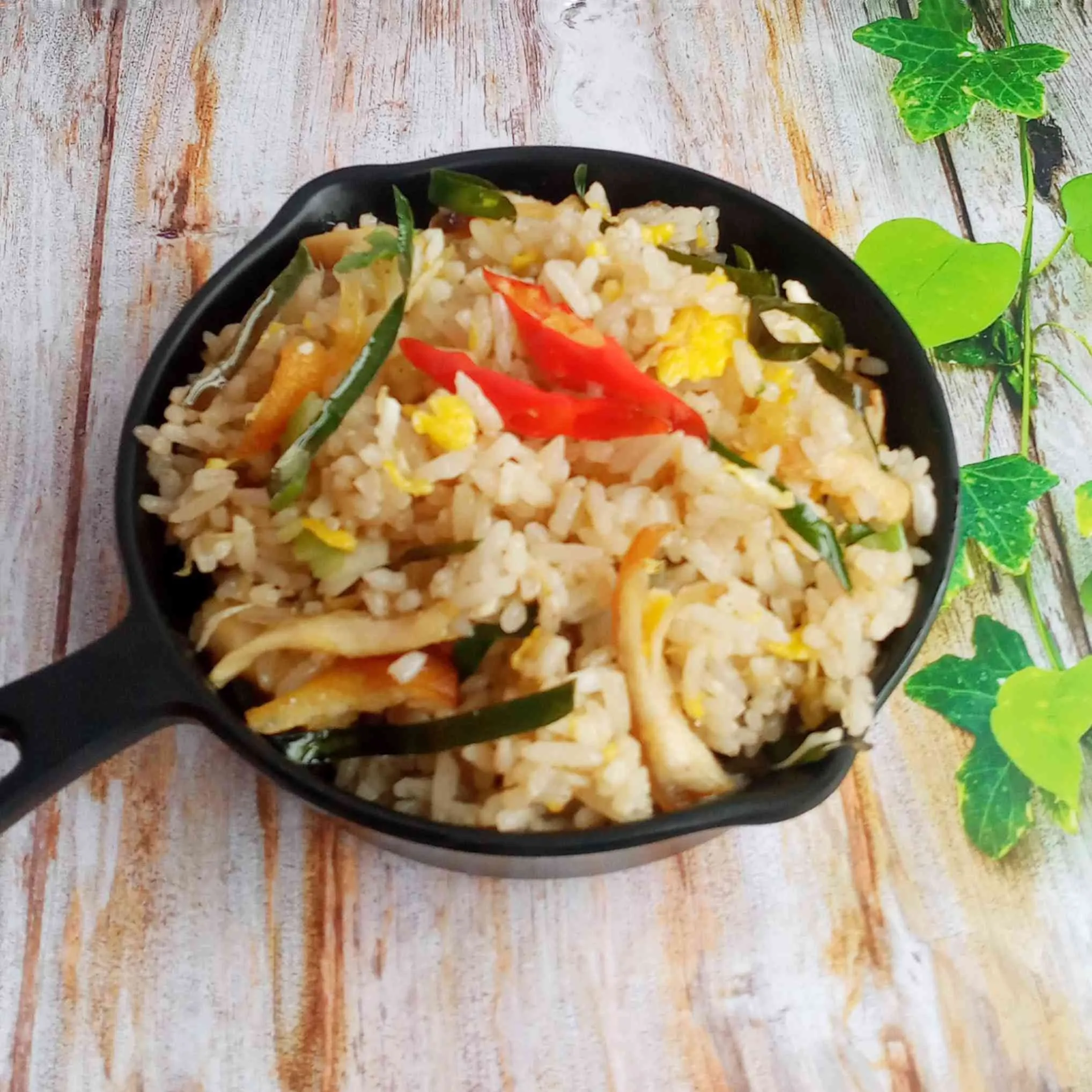 Nasi Goreng Ayam Daun Jeruk