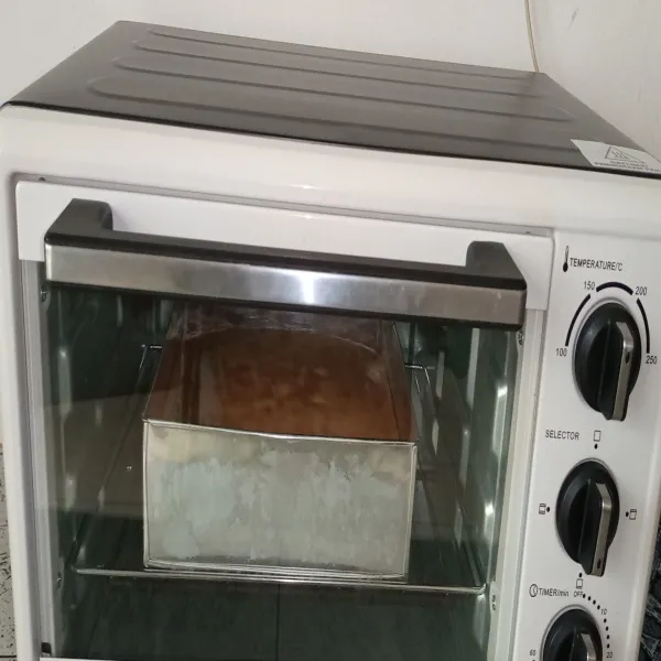 Oven di suhu 175 derajat celcius pakai api atas bawah selama 20 menit.
