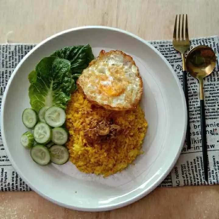 Nasi Goreng Kuning Kencur