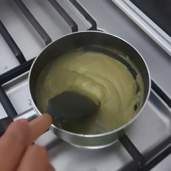 Cara membuat Vla : masukkan semua bahan. Kecuali butter. Masak hingga mengental.