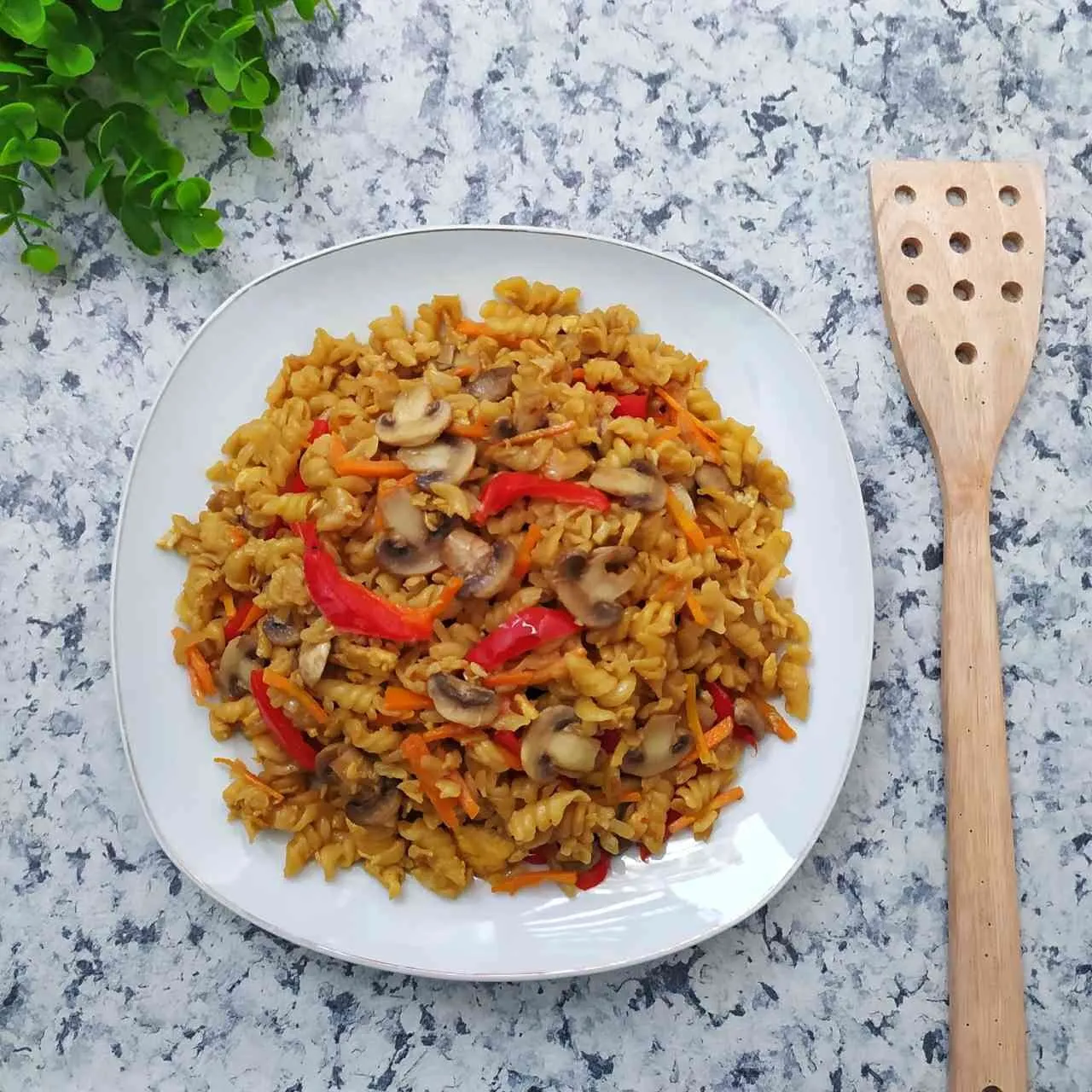 Tumis Fusili Jamur Kancing Wortel