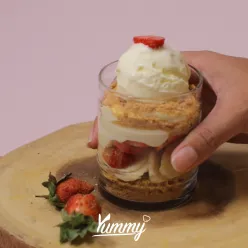 Strawberry Banana Cheesecake Salad