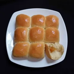 Roti Kasur Isi Selai Nanas