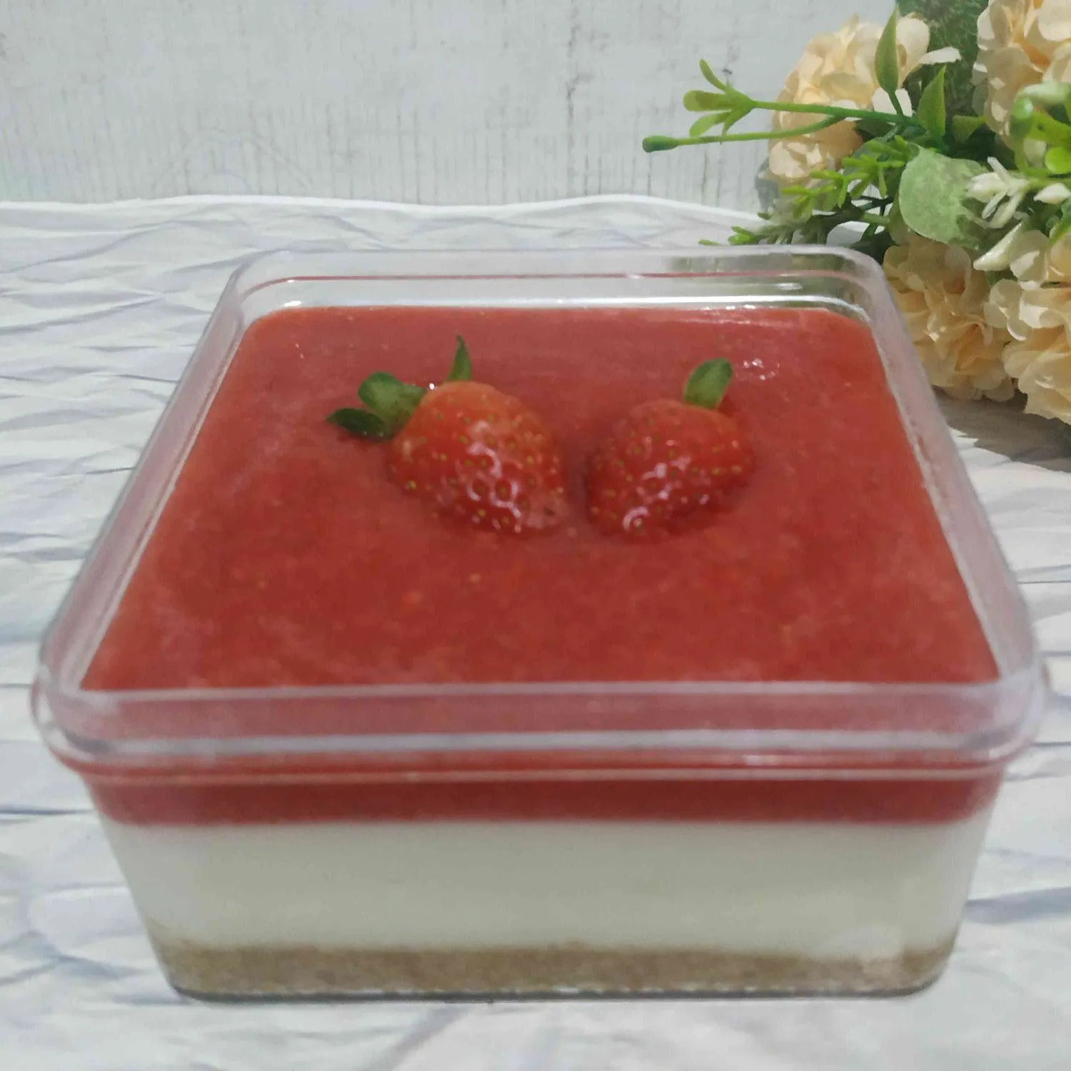 Strawberry Cheese Cake Dessert Box