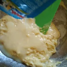 Tambahkan kental manis.