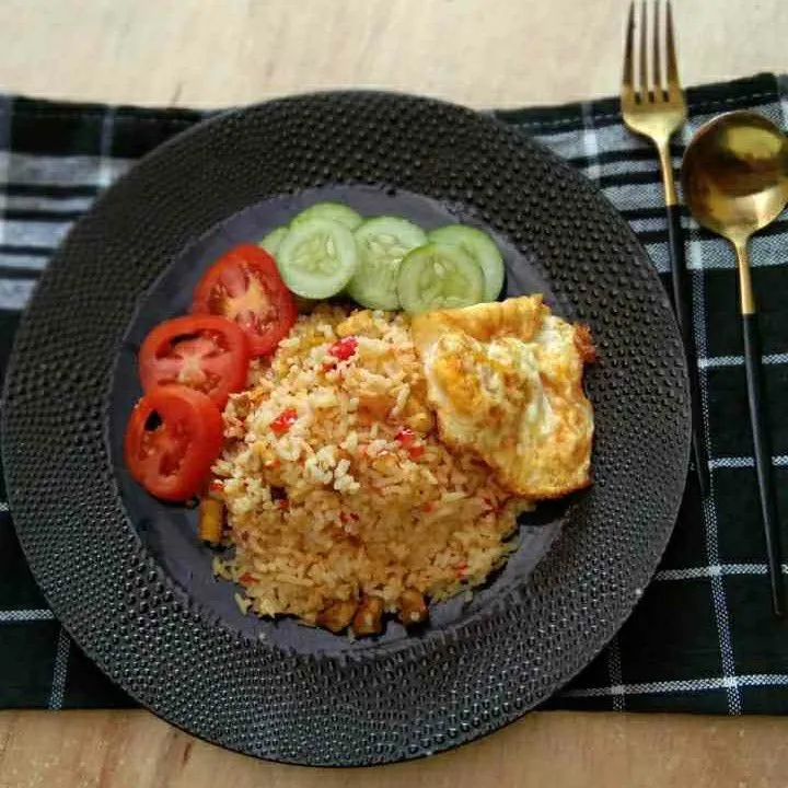 Nasi Goreng Merah Tahu