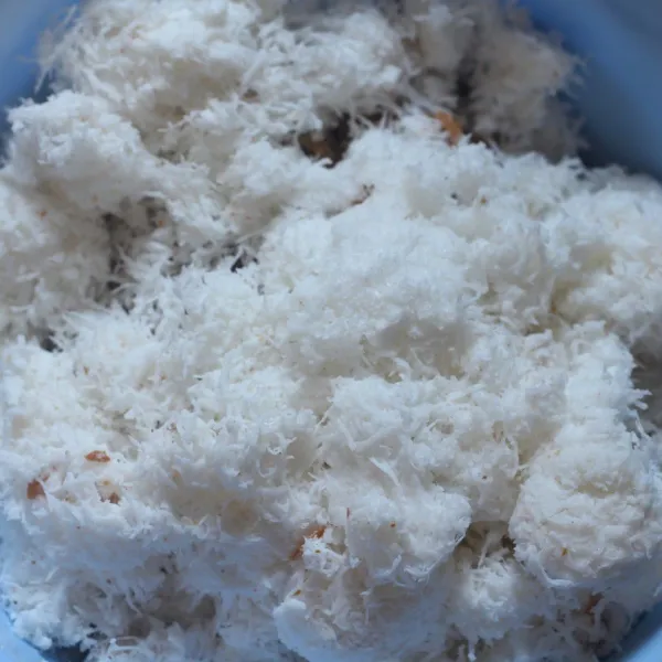 Campur semua bahan di mangkok ukuran sedang.